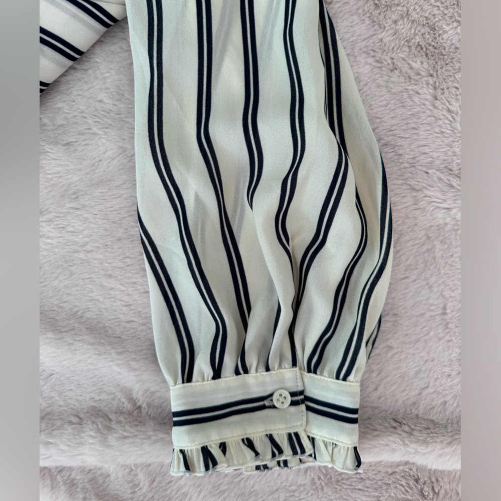 J. Crew Mercantile Off-The-Shoulder Bow Blouse SZ M Striped Navy & Cream - Picture 8 of 15